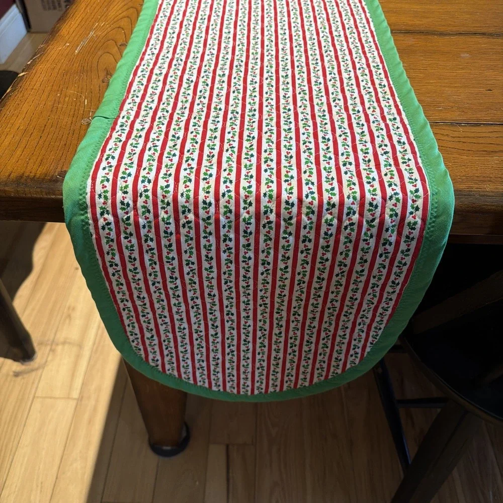 Vtg Christmas Table Runner 2 Sided Red Green Holly 67